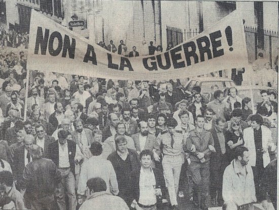 Manifestation pacifiste à Paris contre la Guerre du Golfe, 20 octobre 1990.